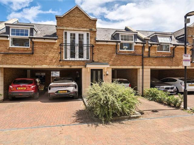 Flat for sale in Greater London