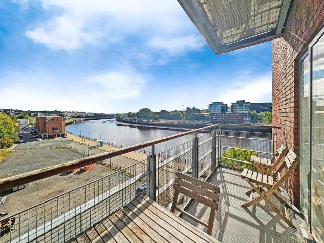 Flat for sale in Battle Field, Tyne And Wear
