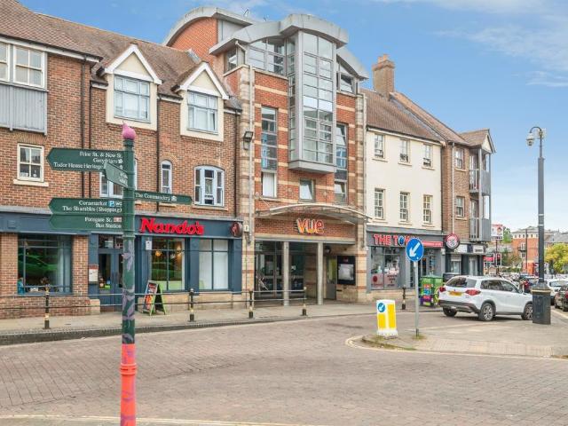 Flat for sale in Red Hill, Worcestershire