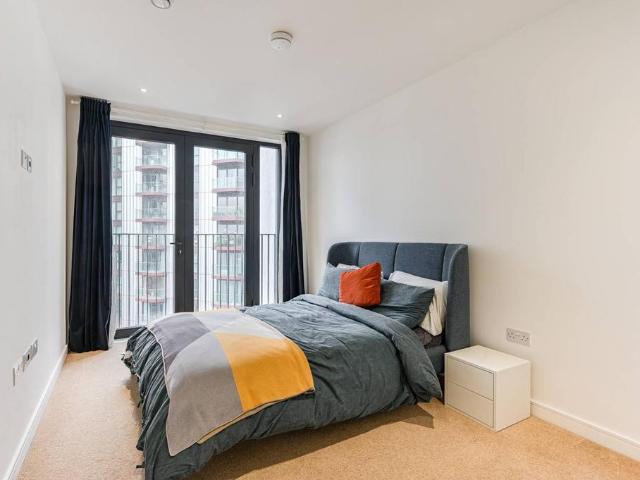 Flat for sale in Callis Yard, Greater London