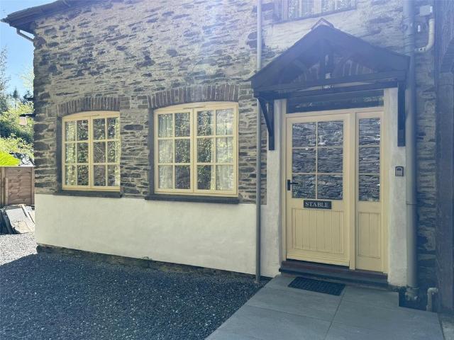 Flat for sale in Ceinws, Wales