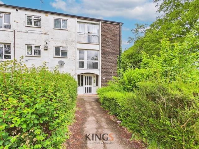Flat for sale in Hatfield, Fretherne