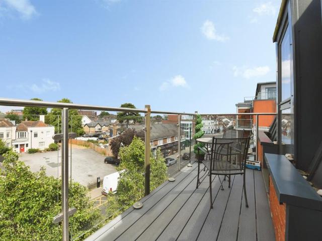 Flat for sale in Moulsham, Chelmsford