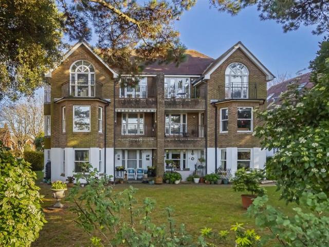 Flat for sale in West Worthing, Worthing