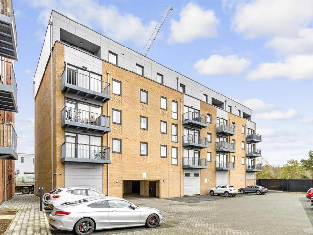 Flat for sale in Brooklands, Monks Orchard