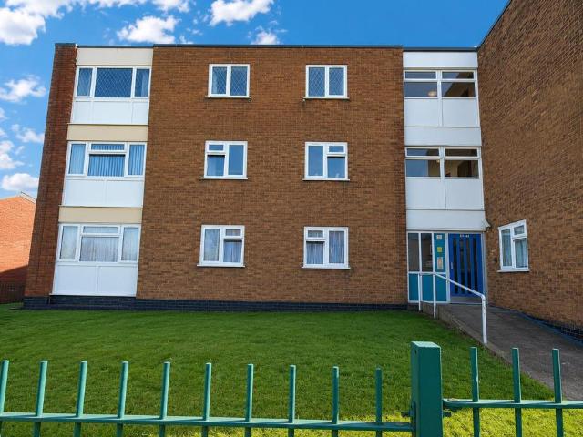 Flat for sale in Darlaston, West Midlands