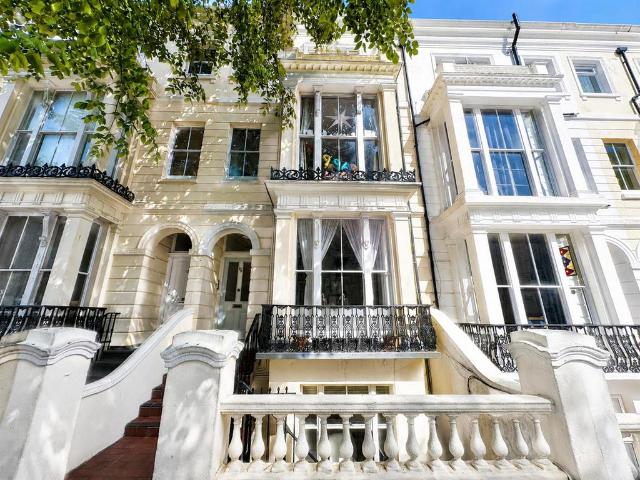 Flat for sale in Round Hill, Brighton & Hove