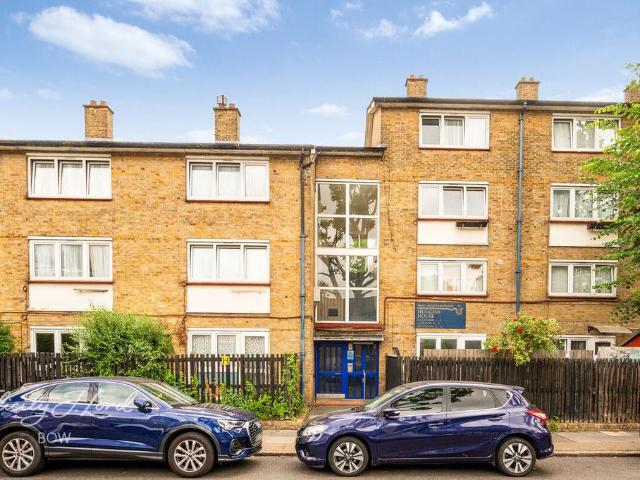 Flat for sale in Old Ford, Bow