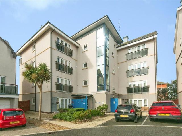 Flat for sale in Llandudno, Wales