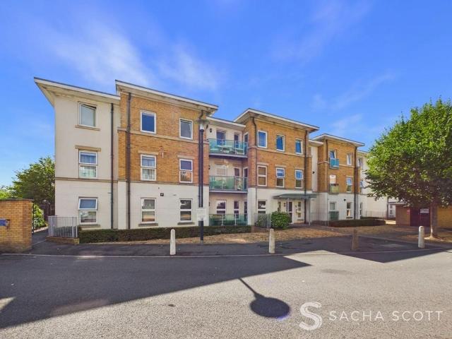 Flat for sale in Pachesham Park, Surrey