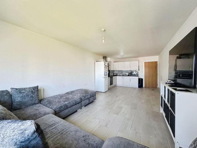 Flat for sale in Colindale, Greater London