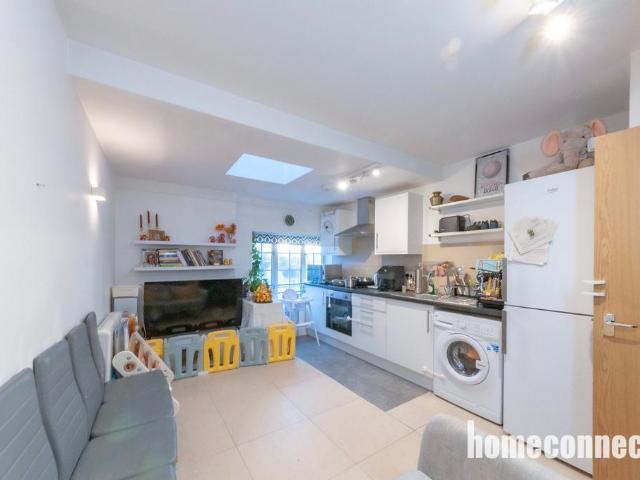 Flat for sale in Barkingside, Isle Of Man