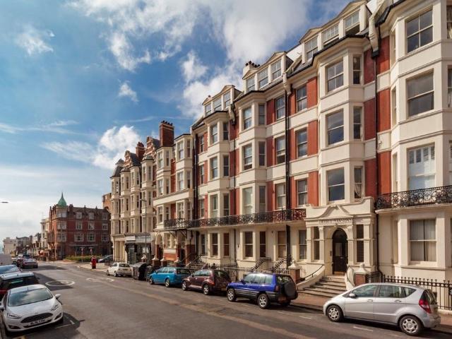 Flat for sale in Brunswick