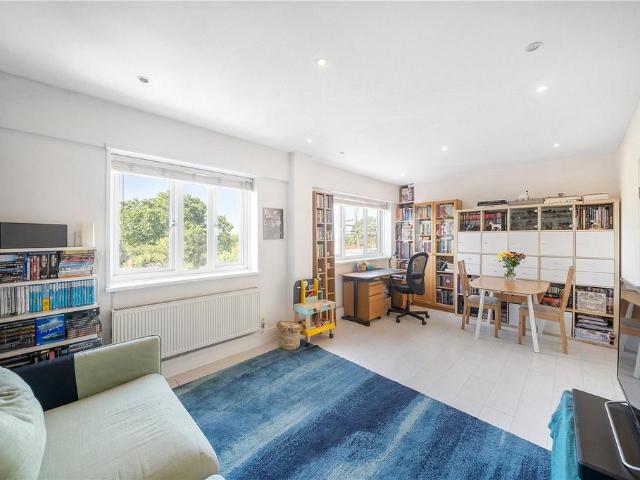 Flat for sale in Dulwich Village, Greater London