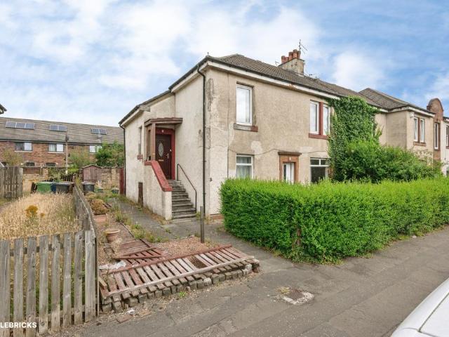 Flat for sale in Shortroods, Glenburn