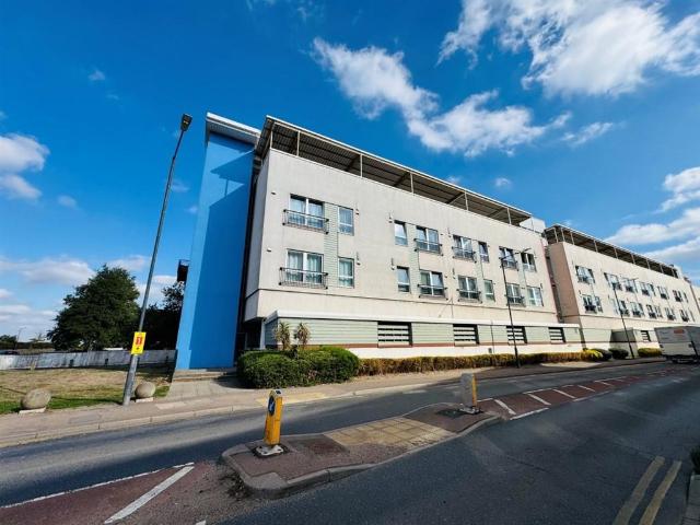 Flat for sale in Gravesend, Gravesham