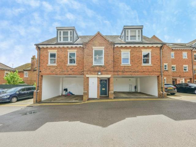 Flat for sale in Bearton, King's Walden