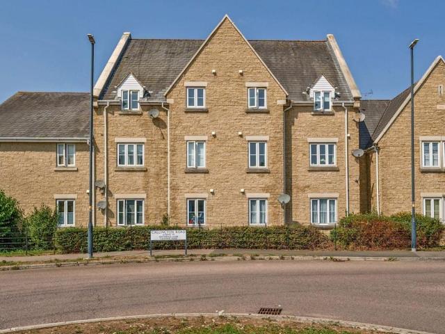 Flat for sale in Oakhurst, Haydon Wick