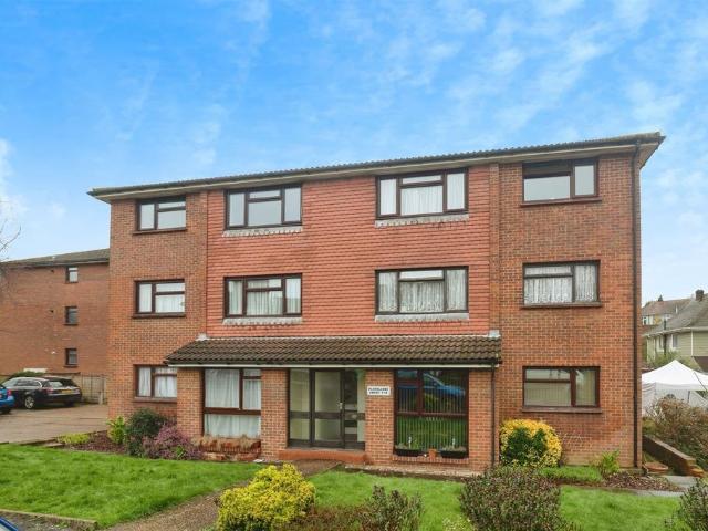 Flat for sale in Blacklands, Guestling Green