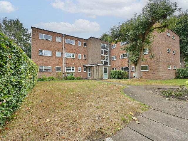 Flat for sale in North Watford, Watford