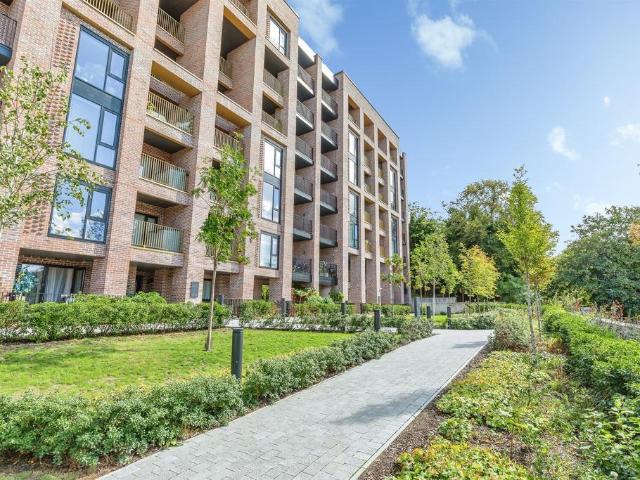 Flat for sale in Chatham, Medway