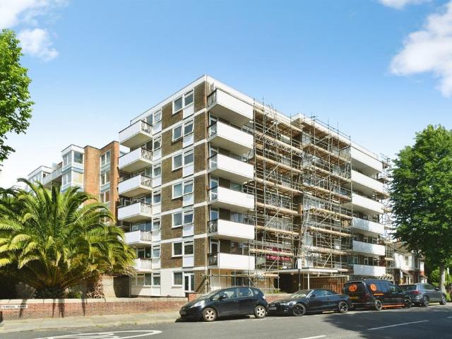 Flat for sale in Aldrington