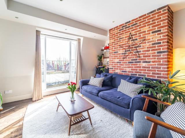 Flat for sale in Shepherd's Hill, Crouch End