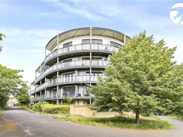 Flat for sale in Stone, Monks Orchard