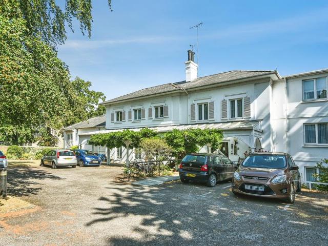 Flat for sale in Ewens Farm, Golden Valley
