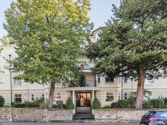 Flat for sale in Putney, Greater London