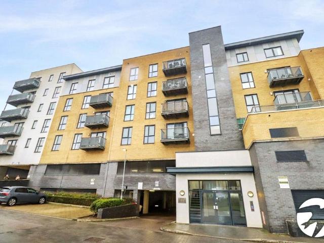 Flat for sale in Belvedere, Greater London