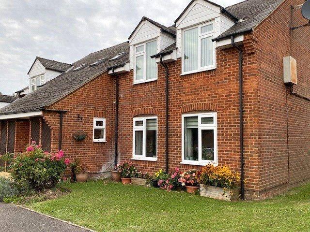 Flat for sale in Tattenham Corner, Red Hill