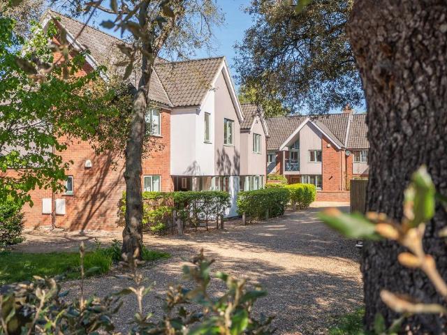 Flat for sale in Comers, Norfolk