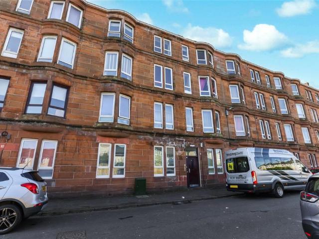 Flat for sale in Shortroods, Glenburn