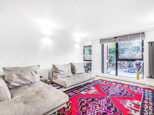 Flat for sale in Pimlico, Greater London