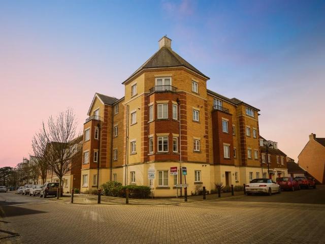 Flat for sale in Repton Park North, Bridgefield
