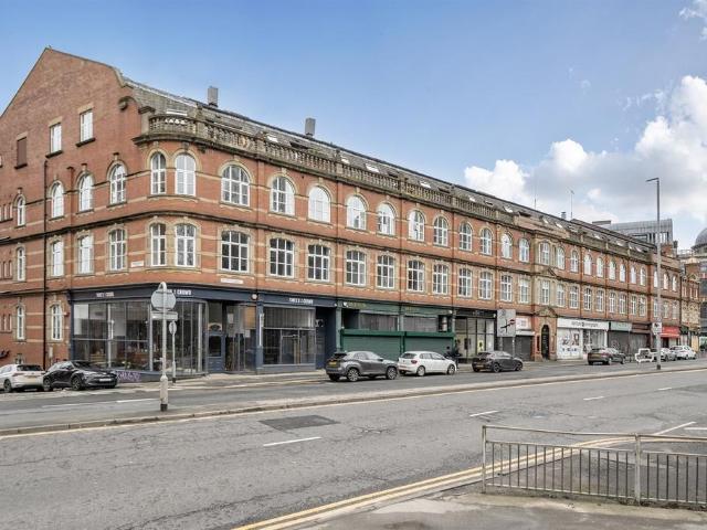 Flat for sale in Leylands, West Yorkshire