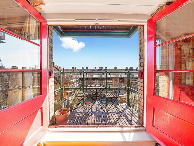 Flat for sale in Rotherhithe, Isle Of Man