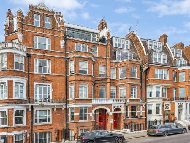 Flat for sale in Chelsea, Isle Of Man