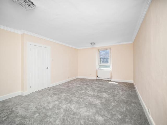 Flat for sale in Birkenside, Forebridge