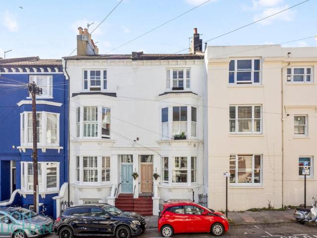 Flat for sale in Kemptown, Brighton & Hove