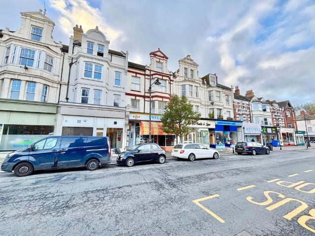 Flat for sale in Central, Heathlands