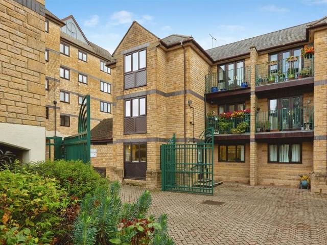 Flat for sale in Sherborne, East Dorset