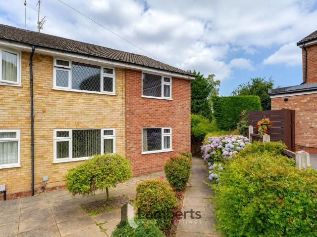 Flat for sale in Redditch, Worcestershire