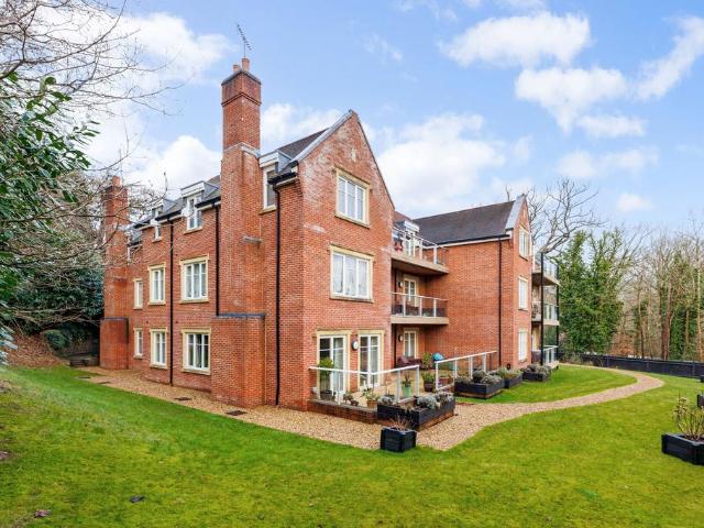 Flat for sale in Sunninghill and Ascot, Ascot