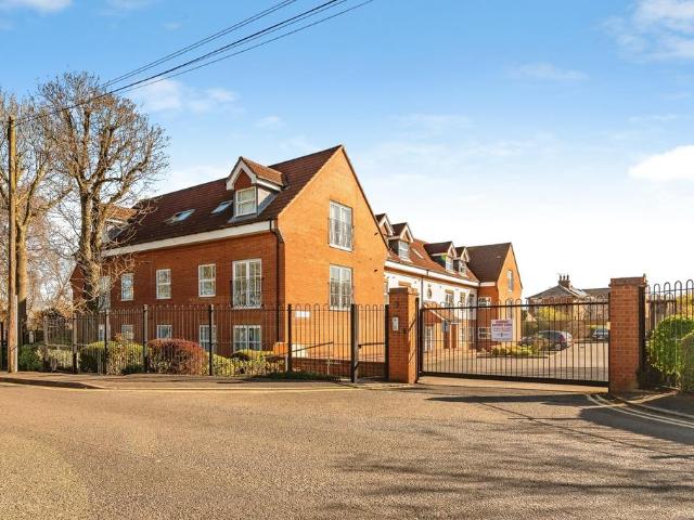 Flat for sale in Barton In Fabis, East Midlands