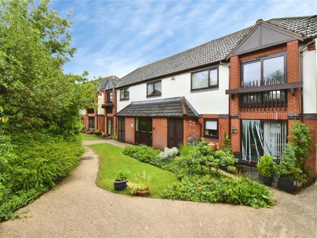 Flat for sale in Stanford On Avon, Leicestershire
