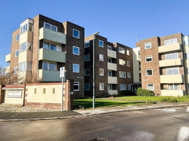 Flat for sale in Clapham, West Sussex