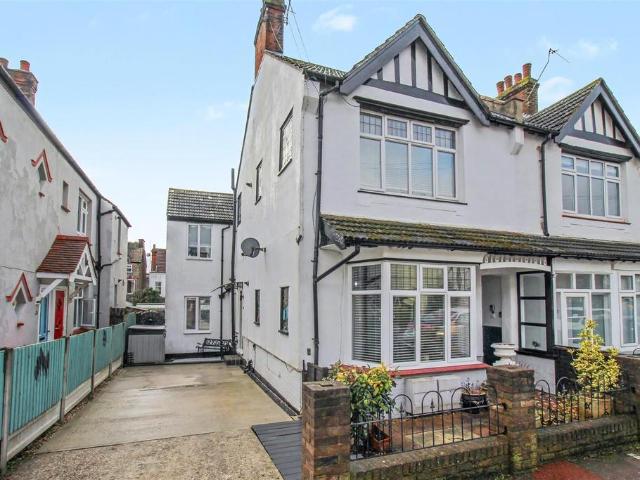 Flat for sale in Alton Barnes, Isle Of Man