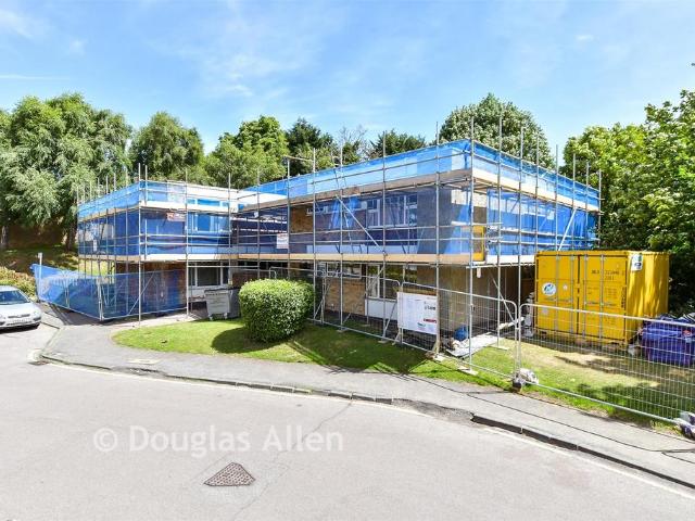 Flat for sale in Queens Park, Billericay